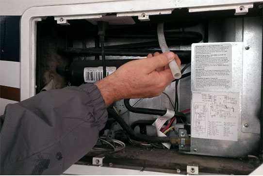 Прочистка слива (дренаж) холодильника в Рузе